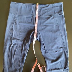 Athleta salutation capris